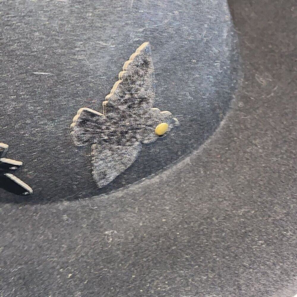 Hat with bird and flower patches by Giovannio New York - Picture 9 of 9